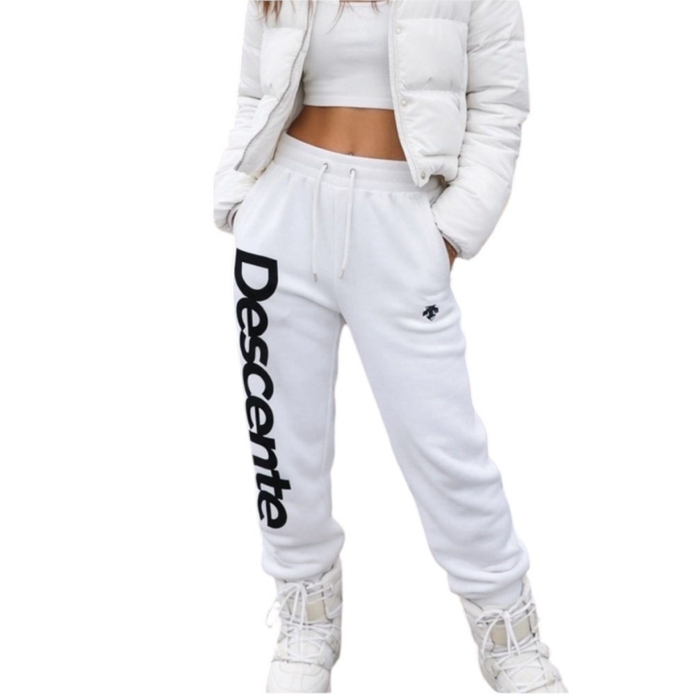 DESCENTE‎ White Spell Out Logo Jogger Sweatpants
